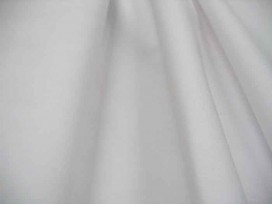 Cotton voile, een dunne, soepele offwhite katoen.  100% katoen  1.40 meter breed  70gr./m2