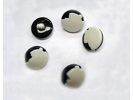 Witte kunstofknoop met zwarte cirkel. 15 mm. doorsnee